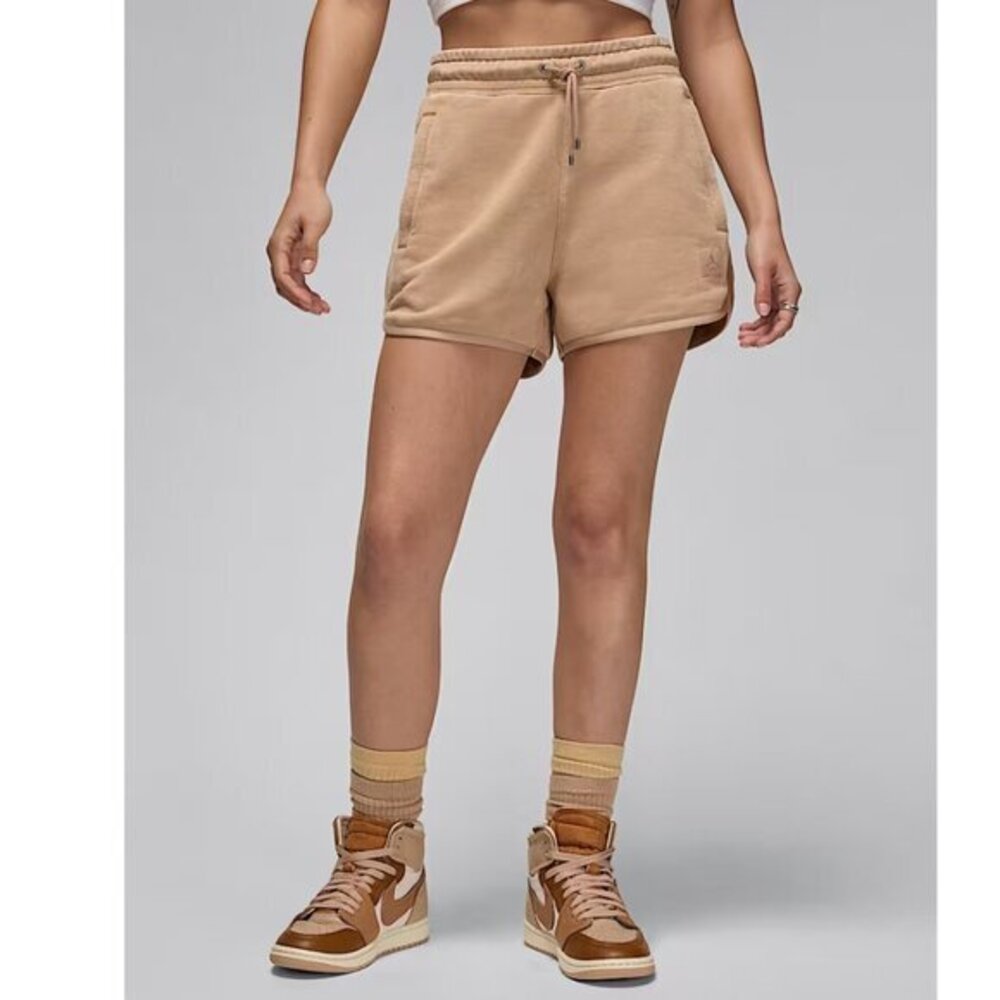 Jordan Women's Flight Fleece Activewear Shorts‎ Size Medium Tan NWT